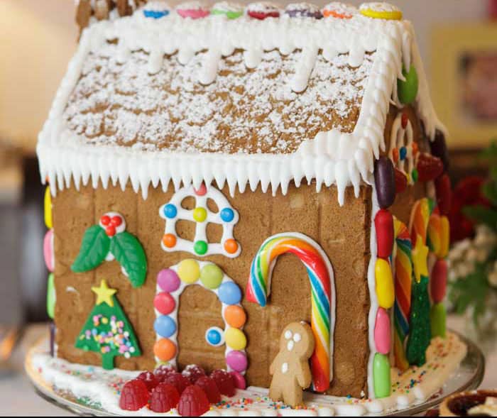 25 Gingerbread House Ideas, Tips, and Tricks - Fun Loving Families