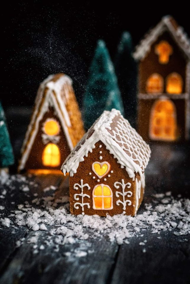 20 Gingerbread House Ideas, Tips, and Tricks - Fun Loving Families